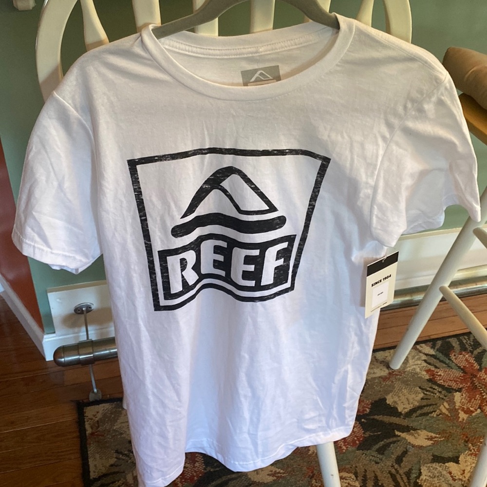 Boys size small brand new tshirt. Reef, white.